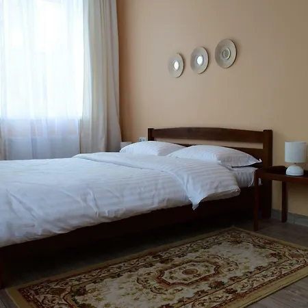 Central Comfortable One-Bedroom Apartment Kischinau Exterior foto