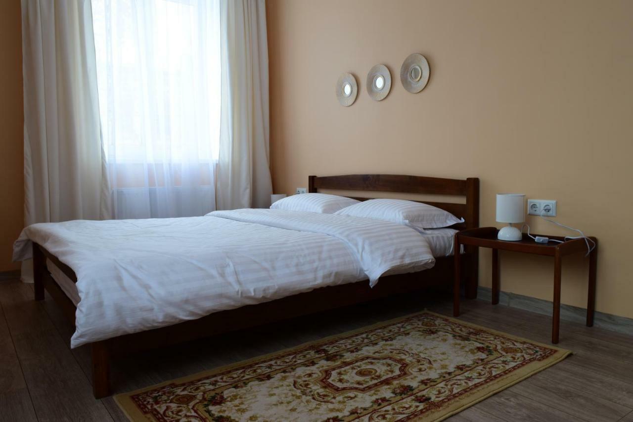 Comfortable One-bedroom *